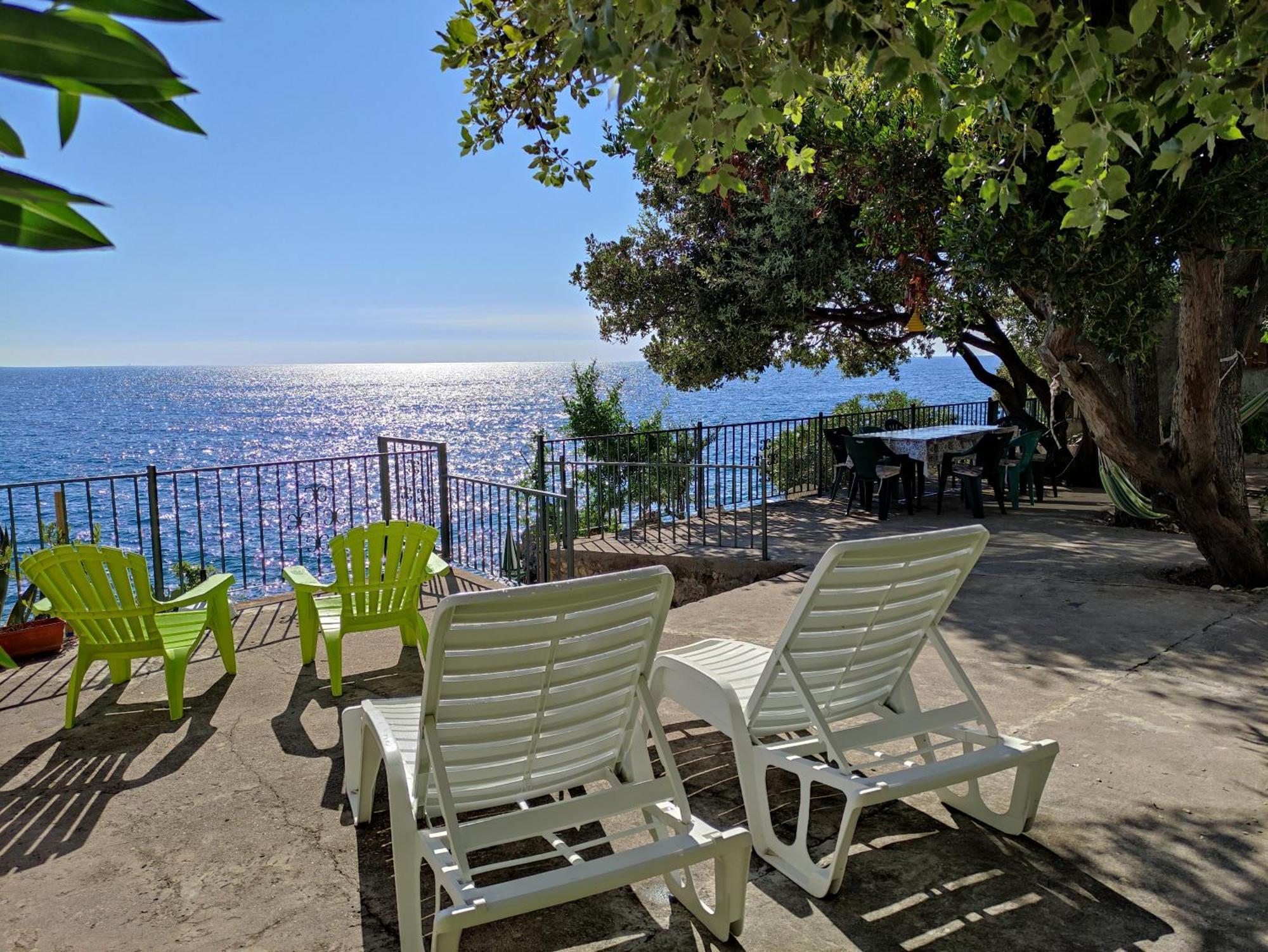 Family Seaside Holm Oak With Private Rocky Villa *